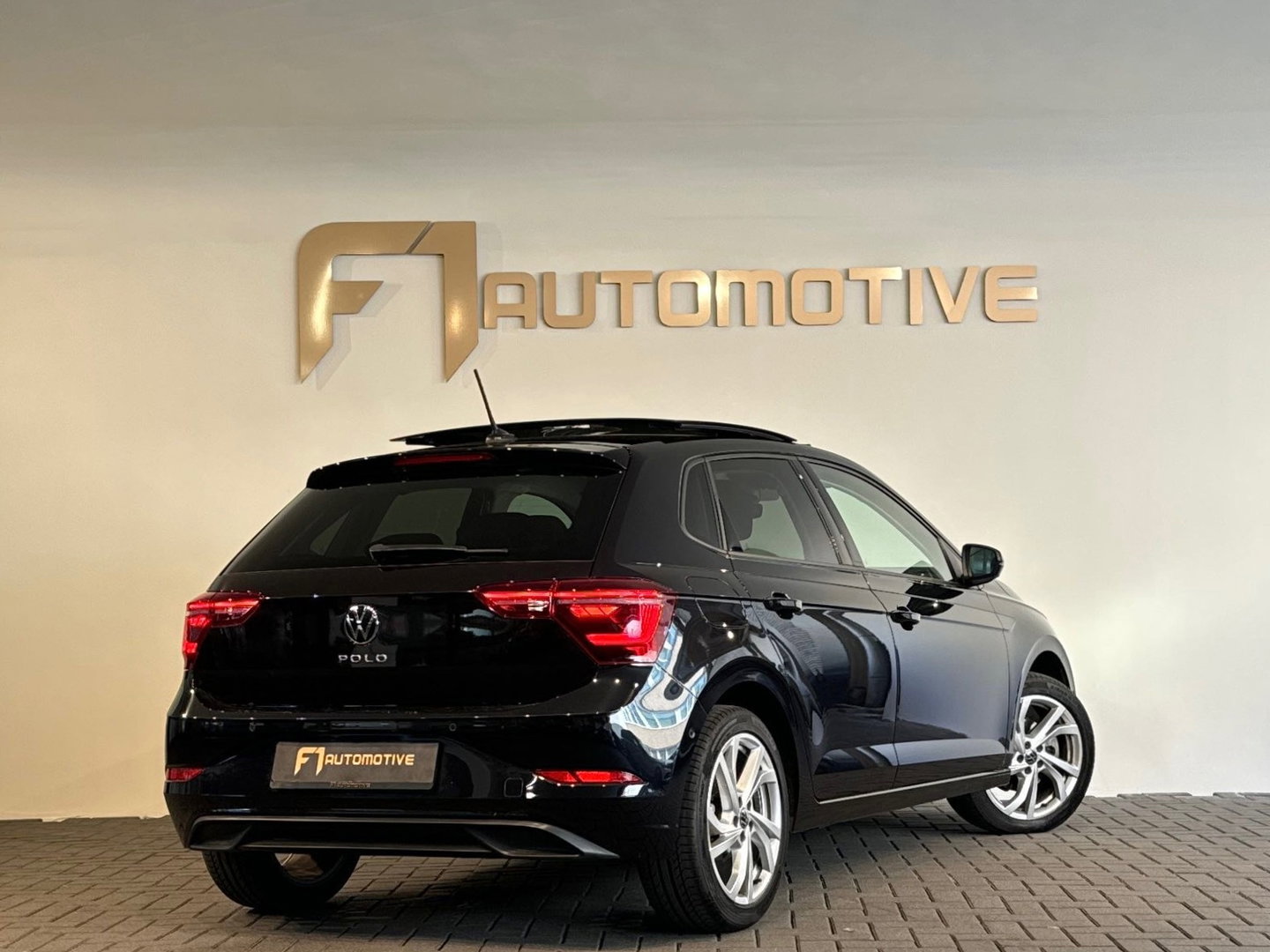 Volkswagen Polo 1.0 TSI R-Line Business Pano|Keyles|Beats|IQ