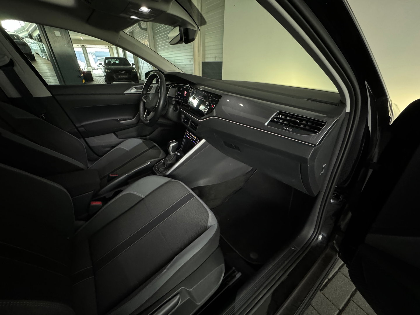 Volkswagen Polo 1.0 TSI R-Line Business Pano|Keyles|Beats|IQ