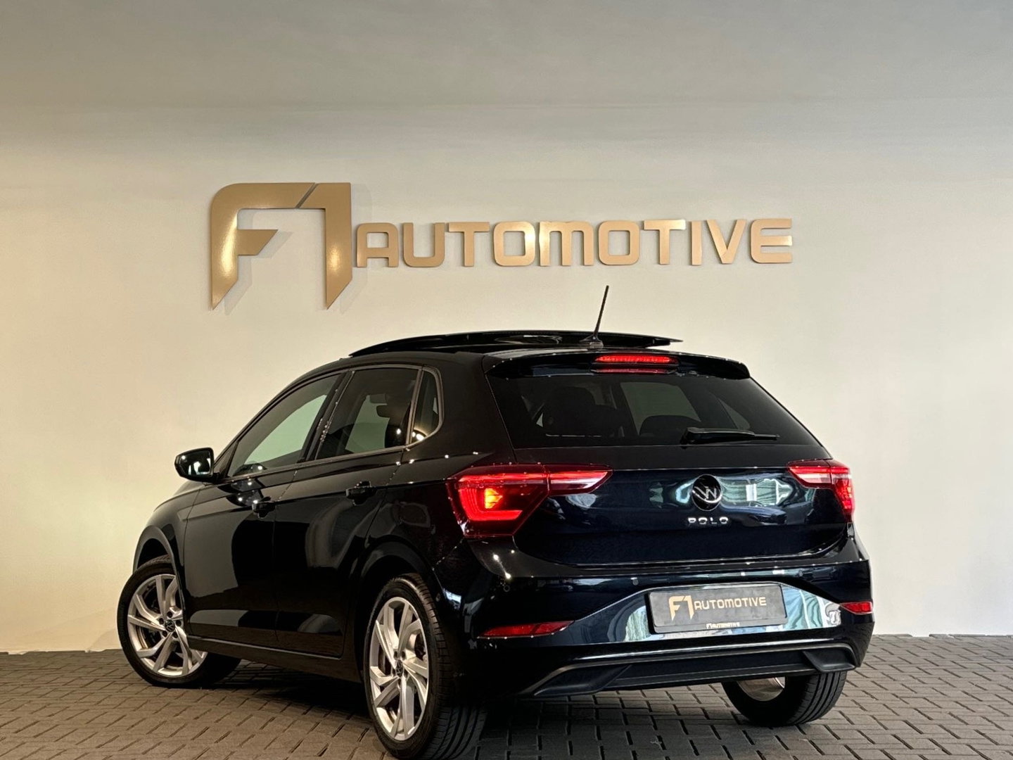Volkswagen Polo 1.0 TSI R-Line Business Pano|Keyles|Beats|IQ