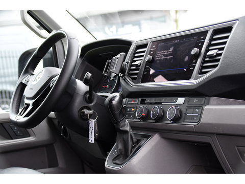 Volkswagen Crafter 35 2.0 TDI L3H3 Highline PB Edition Full Options! Adaptieve Cruise, Carplay, LED, Leder, Stoelwarming, Trekhaak, Multimedia, Uniek!