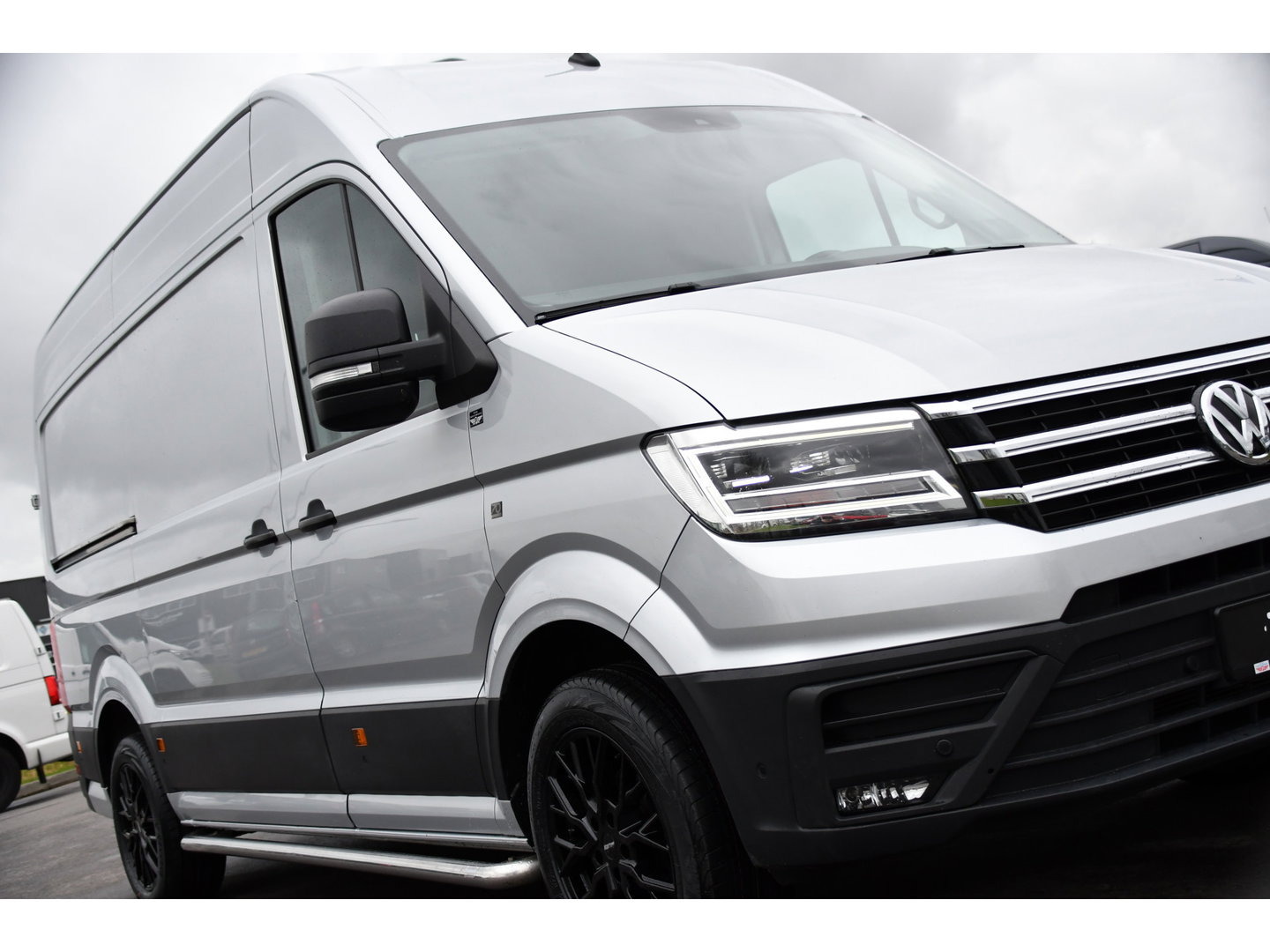 Volkswagen Crafter 35 2.0 TDI L3H3 Highline PB Edition Full Options! Adaptieve Cruise, Carplay, LED, Leder, Stoelwarming, Trekhaak, Multimedia, Uniek!
