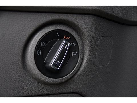 Volkswagen Crafter 35 2.0 TDI L3H3 Highline PB Edition Full Options! Adaptieve Cruise, Carplay, LED, Leder, Stoelwarming, Trekhaak, Multimedia, Uniek!