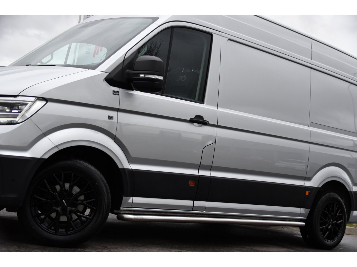 Volkswagen Crafter 35 2.0 TDI L3H3 Highline PB Edition Full Options! Adaptieve Cruise, Carplay, LED, Leder, Stoelwarming, Trekhaak, Multimedia, Uniek!