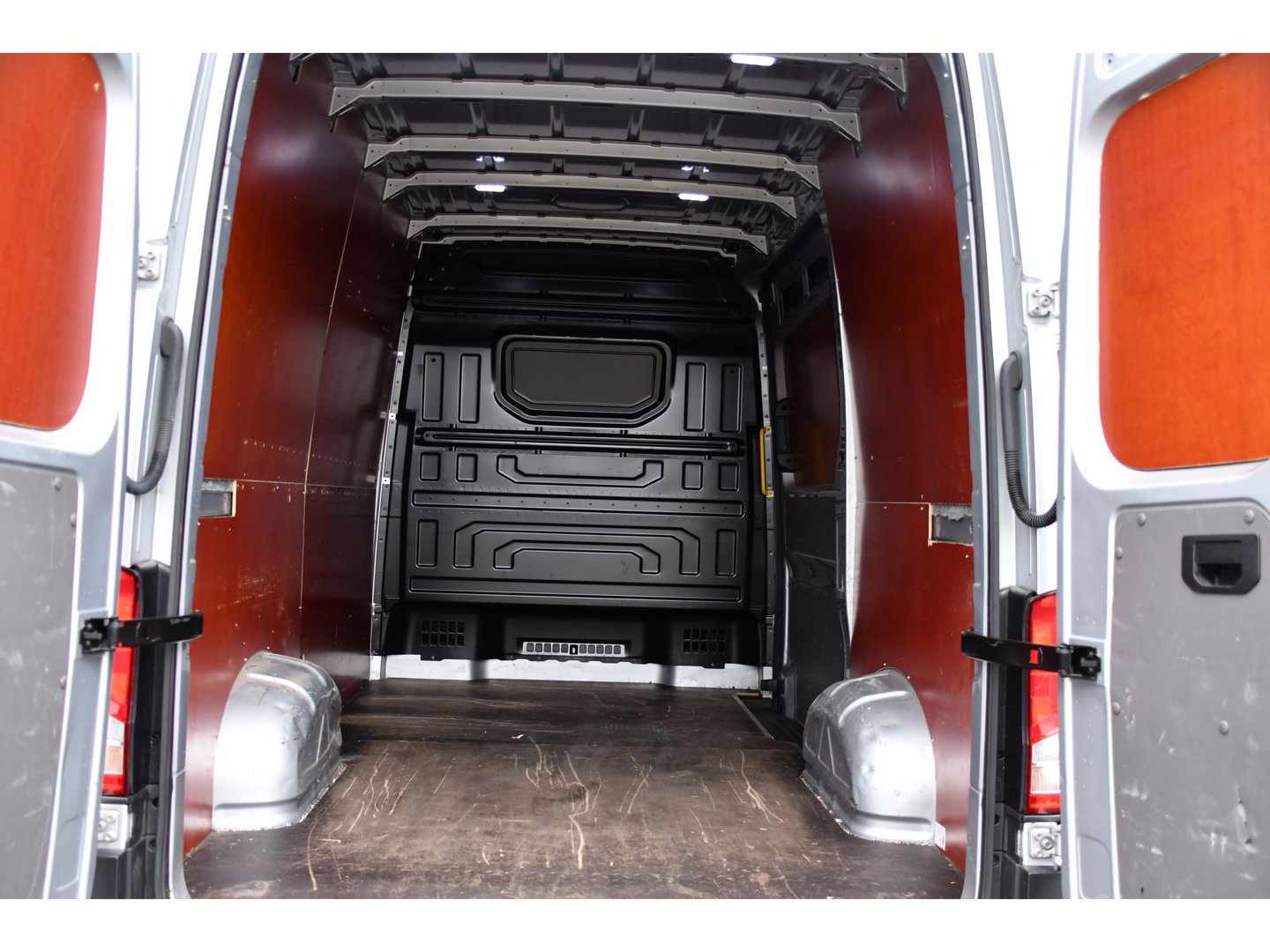 Volkswagen Crafter 35 2.0 TDI L3H3 Highline PB Edition Full Options! Adaptieve Cruise, Carplay, LED, Leder, Stoelwarming, Trekhaak, Multimedia, Uniek!