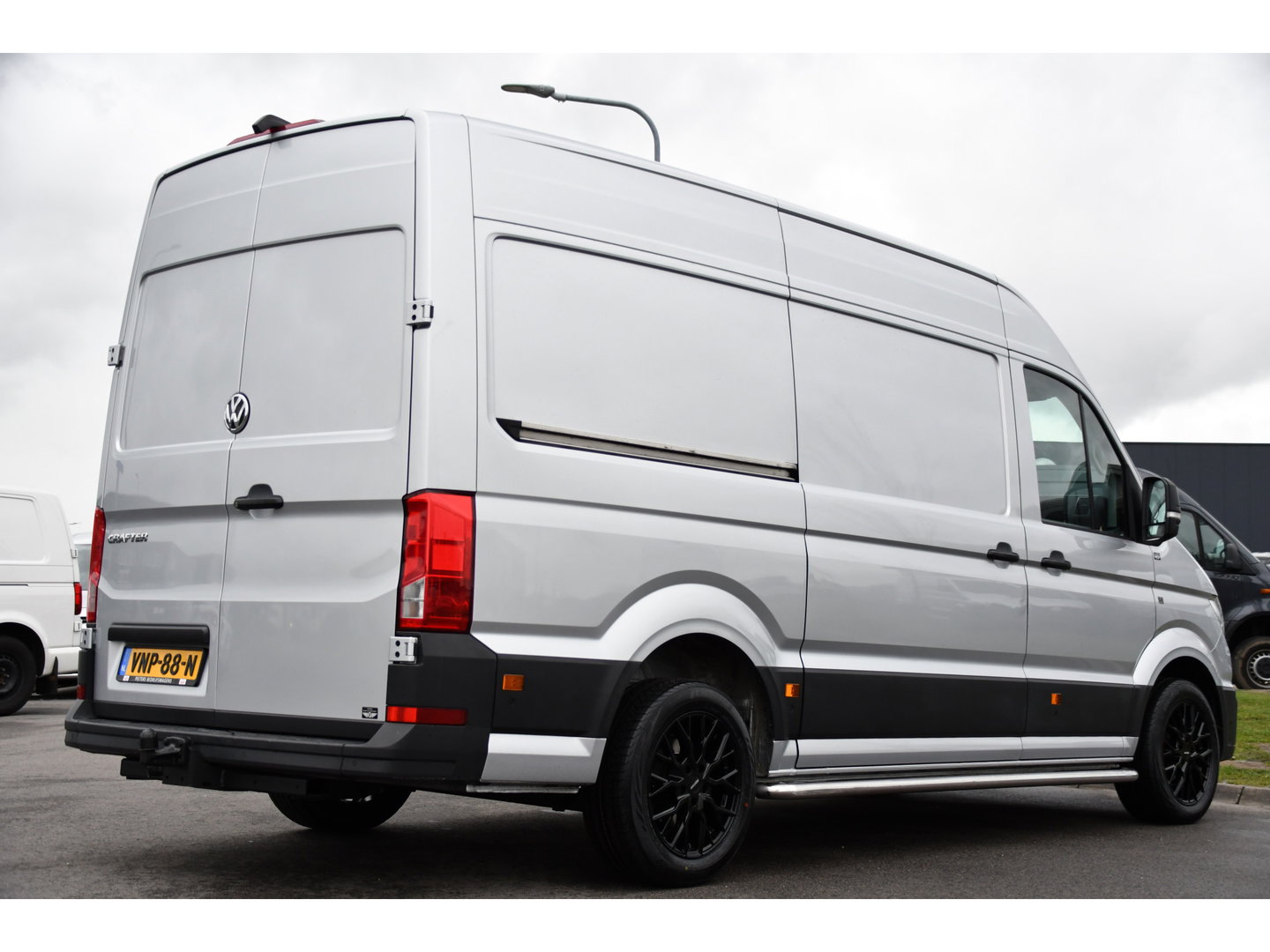 Volkswagen Crafter 35 2.0 TDI L3H3 Highline PB Edition Full Options! Adaptieve Cruise, Carplay, LED, Leder, Stoelwarming, Trekhaak, Multimedia, Uniek!