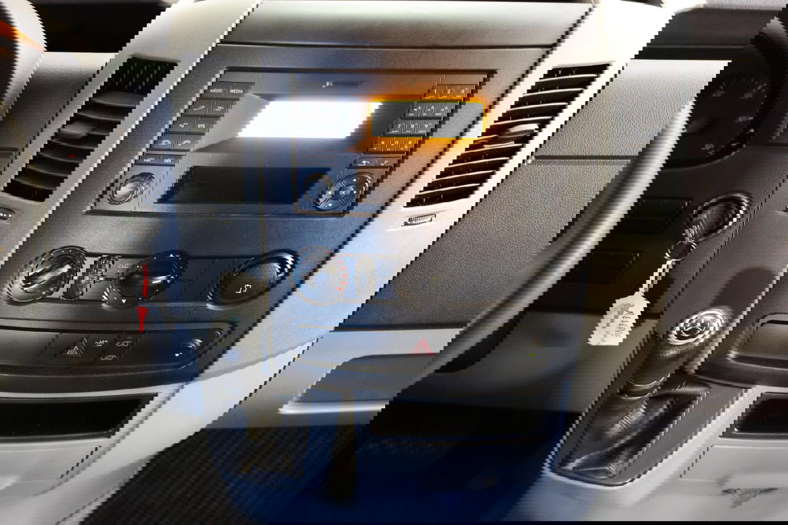 Mercedes-Benz Sprinter L3H2 AUTOMAAT POST NL SCHAPPEN EURO 6