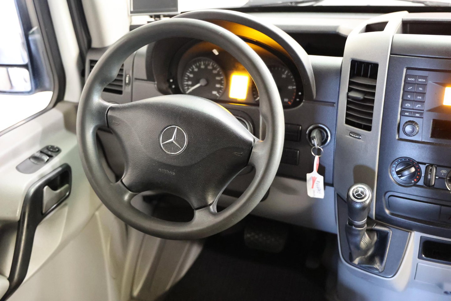 Mercedes-Benz Sprinter L3H2 AUTOMAAT POST NL SCHAPPEN EURO 6
