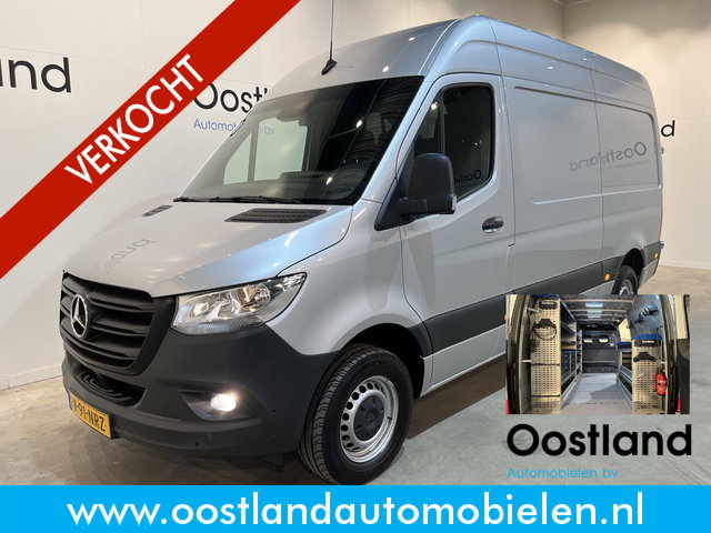 Mercedes-Benz Sprinter - 317 CDI L2H2 RWD Automaat / Servicebus / Sortimo Inrichting / Euro 6 / Airco / Camera / Lier / CarPlay / Cruise Control / Trekhaak / Navigatie / 33.600 KM !!
