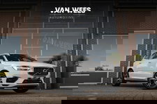 Volvo XC60 - 2.0 T8 Twin Engine AWD R-Design | 1e eigenaar | Keyless entry | Camera | Leer/Alcantara | Panoramadak | Cruise control | Rijstrooksensor | 19 inch | LED | Botswaarschuwing