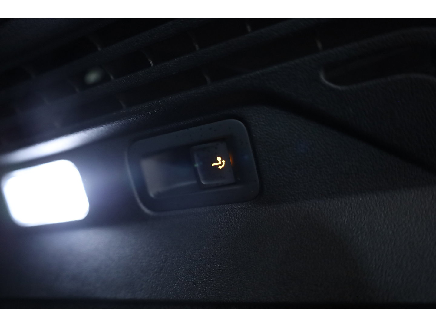 Volkswagen ID.4 Pro 77 kWh | SOH 95.4% | Adapt. Cruise | Elek. Trekhaak | Camera | Keyless | Apple CarPlay |