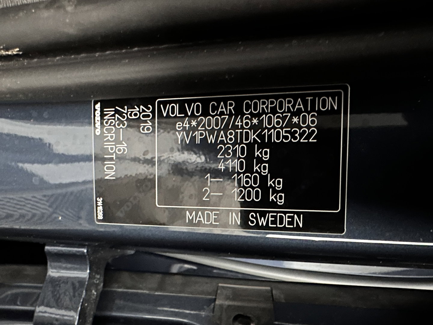 Volvo V90 2.0 D4 Momentum Pro (INCL.BTW) Aut. *PANO | LEATHER | HEAD-UP | FULL-LED | MEMORY-PACK | HEATED-SPORTSEATS | BLINDSPOT | CAMERA | KEYLESS | DIGI-COCKPIT | PRIVACY-GLASS | NAVI-FULLMAP | ECC | PDC | CRUISE | 17''