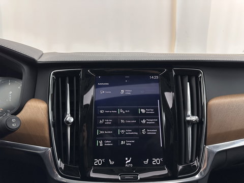 Volvo V90 2.0 D4 Momentum Pro (INCL.BTW) Aut. *PANO | LEATHER | HEAD-UP | FULL-LED | MEMORY-PACK | HEATED-SPORTSEATS | BLINDSPOT | CAMERA | KEYLESS | DIGI-COCKPIT | PRIVACY-GLASS | NAVI-FULLMAP | ECC | PDC | CRUISE | 17''