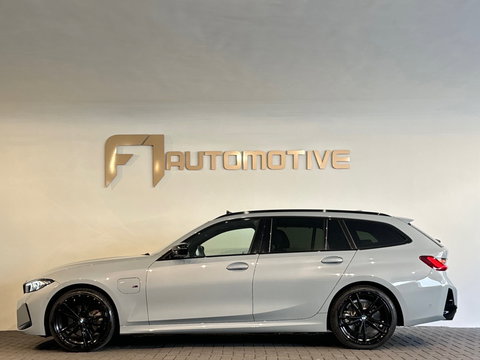 BMW 3 Serie Touring 320e M Sport Pano|Trekhaak|Sfeer|InclBTW