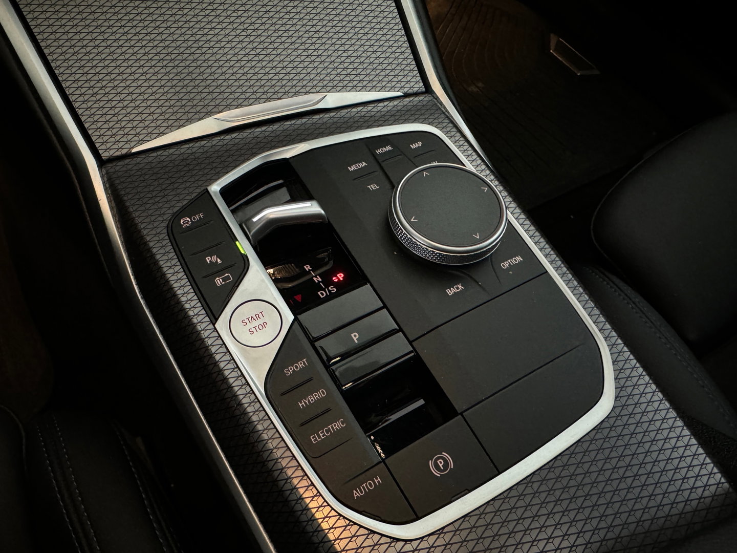 BMW 3 Serie Touring 320e M Sport Pano|Trekhaak|Sfeer|InclBTW