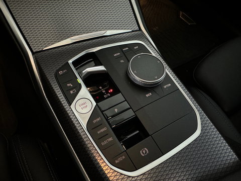 BMW 3 Serie Touring 320e M Sport Pano|Trekhaak|Sfeer|InclBTW