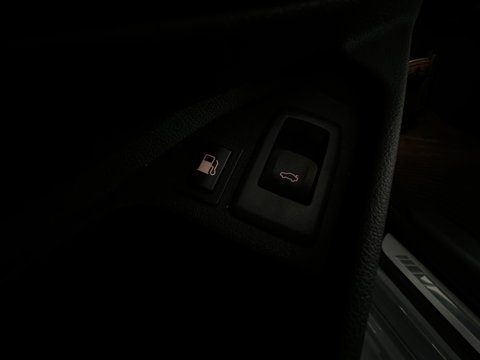 BMW 3 Serie Touring 320e M Sport Pano|Trekhaak|Sfeer|InclBTW