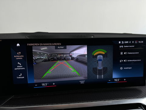 BMW 3 Serie Touring 320e M Sport Pano|Trekhaak|Sfeer|InclBTW