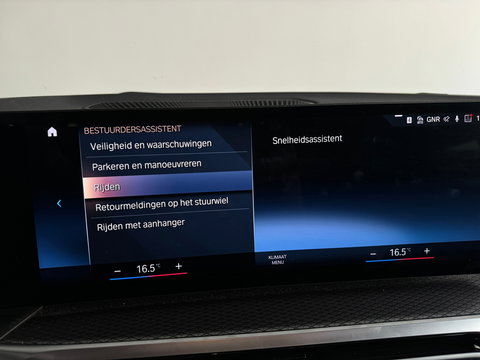 BMW 3 Serie Touring 320e M Sport Pano|Trekhaak|Sfeer|InclBTW