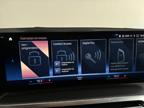 BMW 3 Serie Touring 320e M Sport Pano|Trekhaak|Sfeer|InclBTW