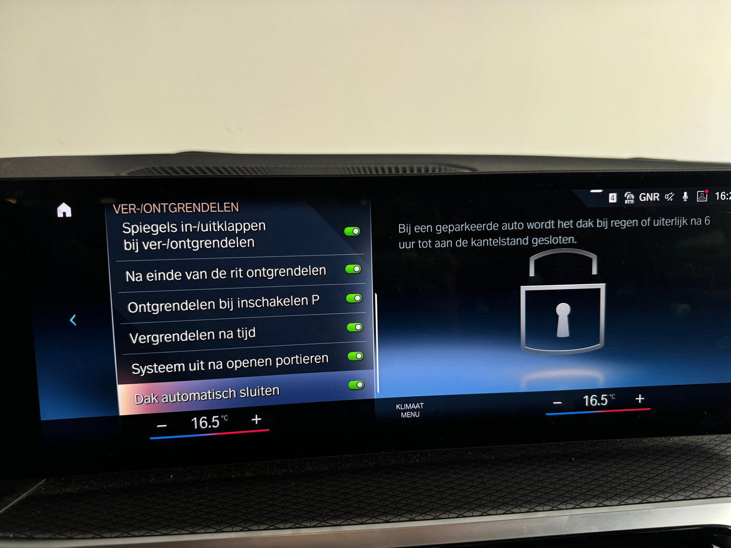 BMW 3 Serie Touring 320e M Sport Pano|Trekhaak|Sfeer|InclBTW