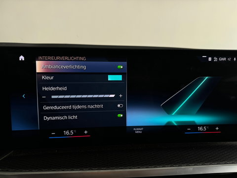 BMW 3 Serie Touring 320e M Sport Pano|Trekhaak|Sfeer|InclBTW