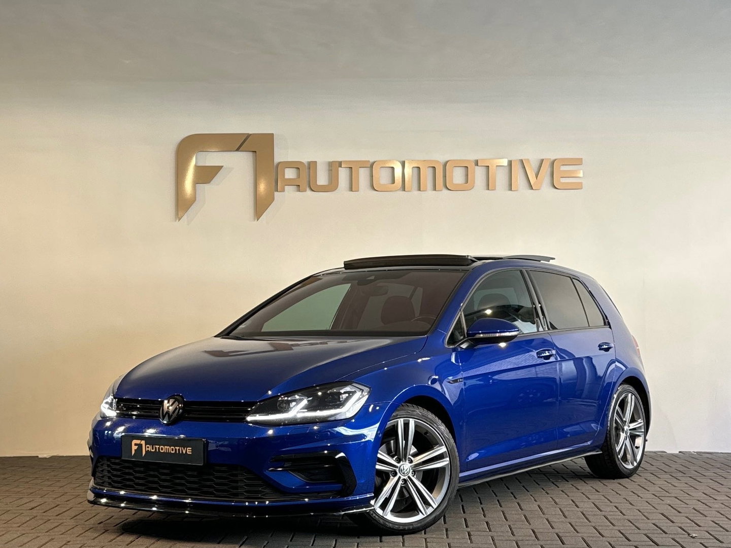 Volkswagen Golf 1.5 TSI Highline Business R Pano|Keyles|Sfeer