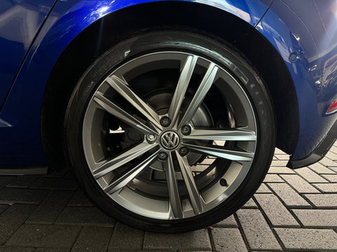 Volkswagen Golf 1.5 TSI Highline Business R Pano|Keyles|Sfeer