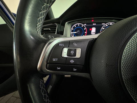 Volkswagen Golf 1.5 TSI Highline Business R Pano|Keyles|Sfeer