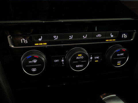 Volkswagen Golf 1.5 TSI Highline Business R Pano|Keyles|Sfeer