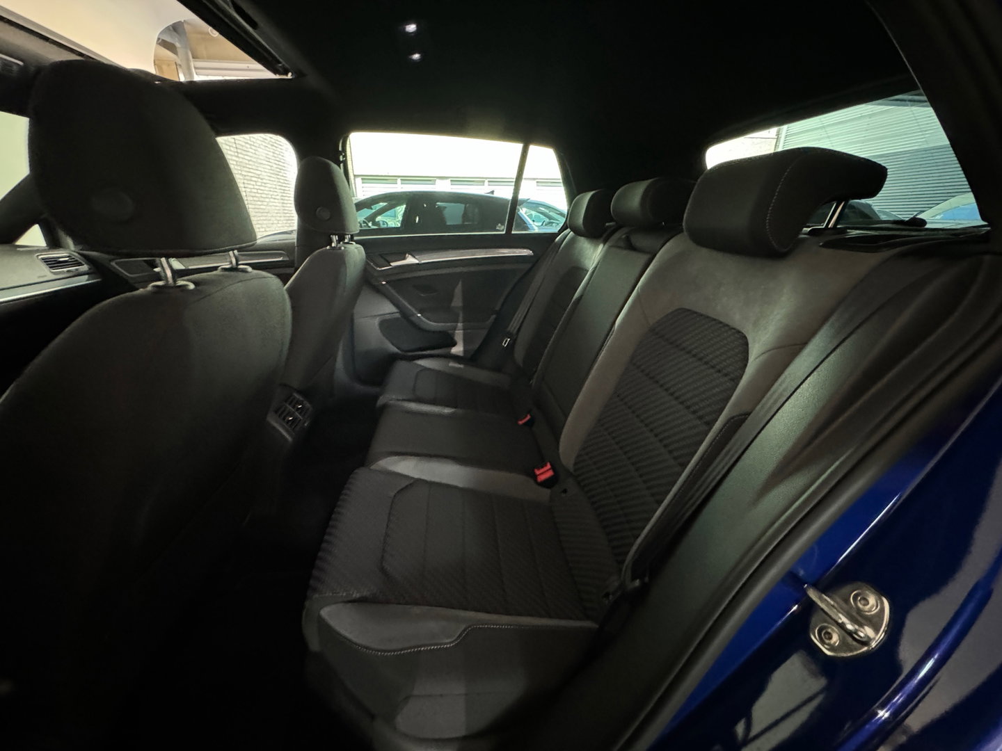 Volkswagen Golf 1.5 TSI Highline Business R Pano|Keyles|Sfeer