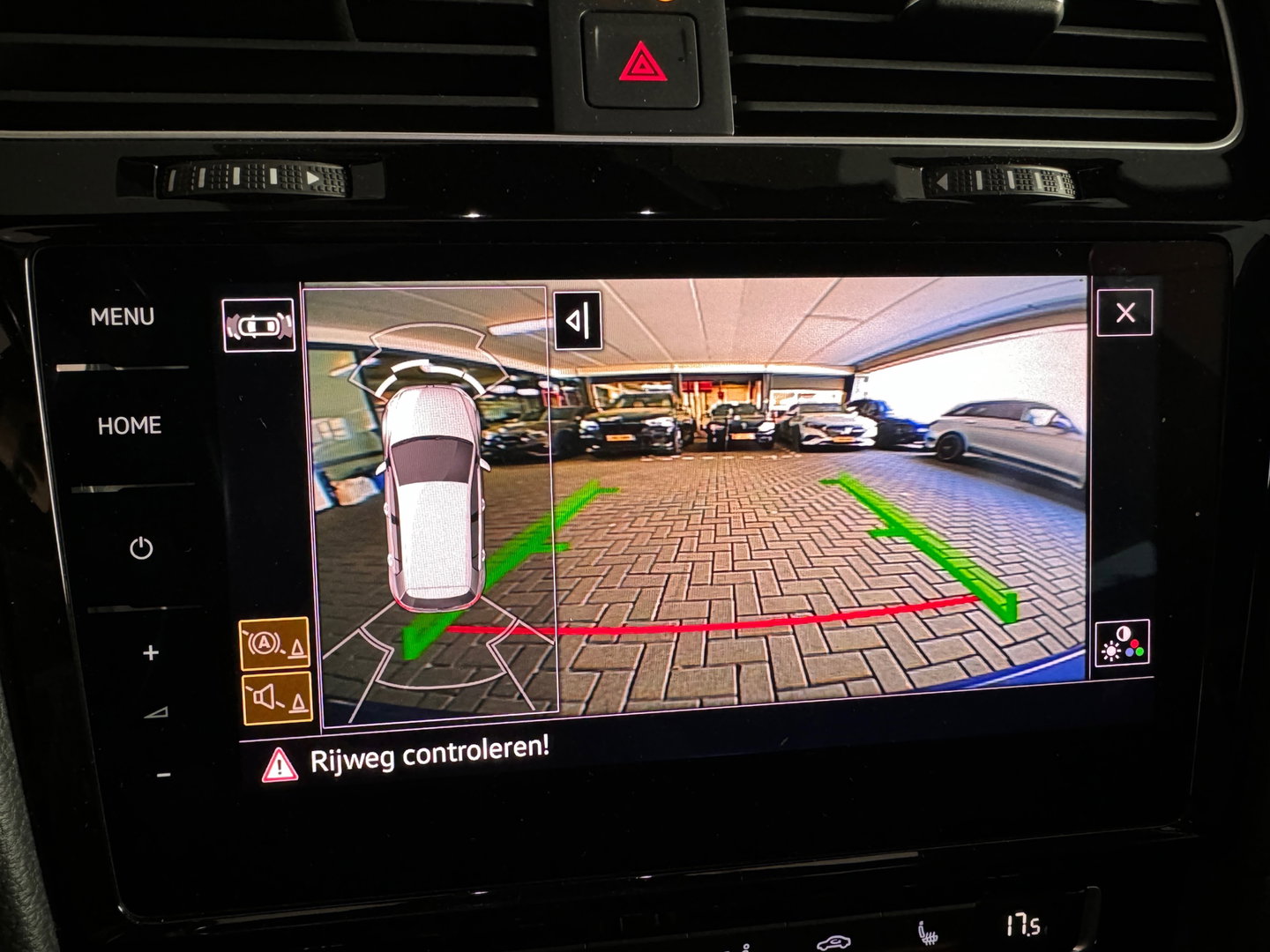 Volkswagen Golf 1.5 TSI Highline Business R Pano|Keyles|Sfeer