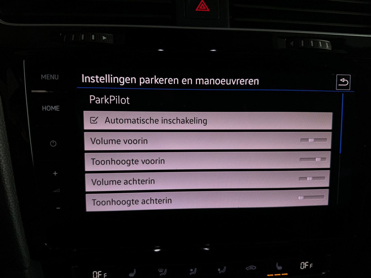 Volkswagen Golf 1.5 TSI Highline Business R Pano|Keyles|Sfeer