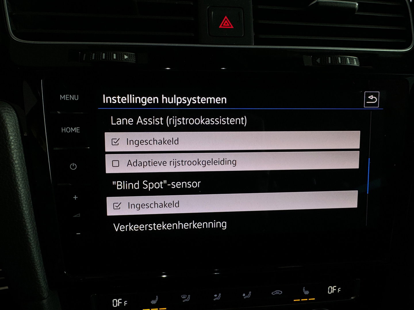 Volkswagen Golf 1.5 TSI Highline Business R Pano|Keyles|Sfeer