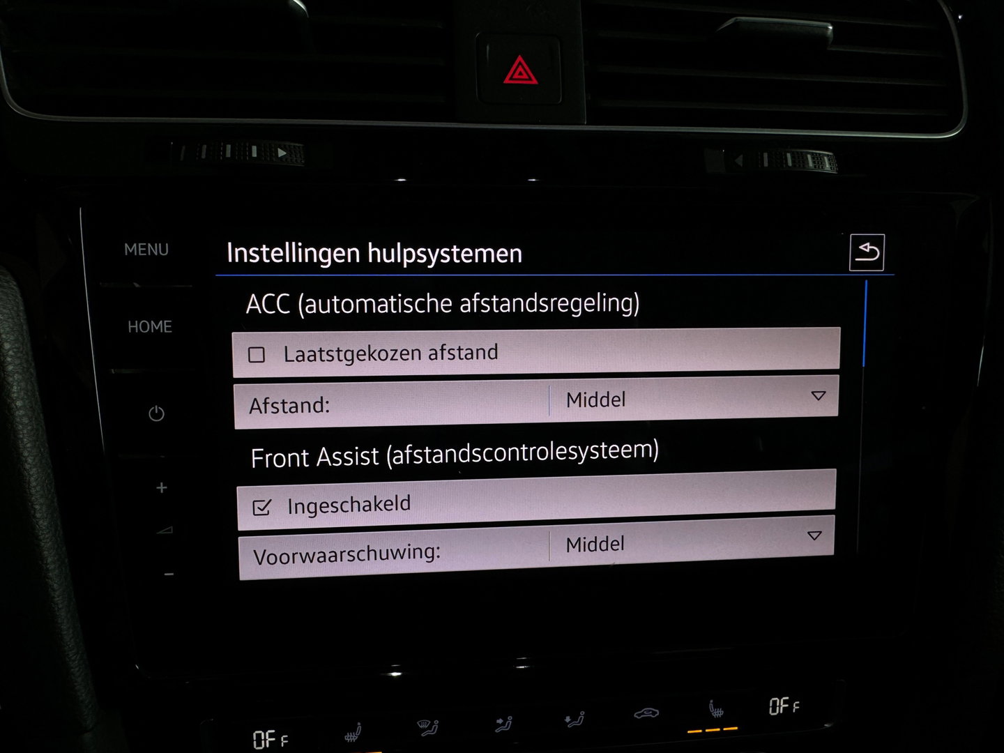 Volkswagen Golf 1.5 TSI Highline Business R Pano|Keyles|Sfeer