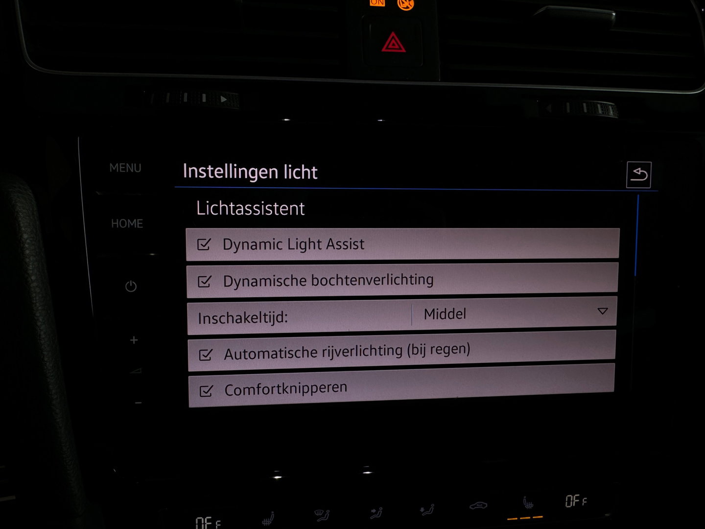 Volkswagen Golf 1.5 TSI Highline Business R Pano|Keyles|Sfeer