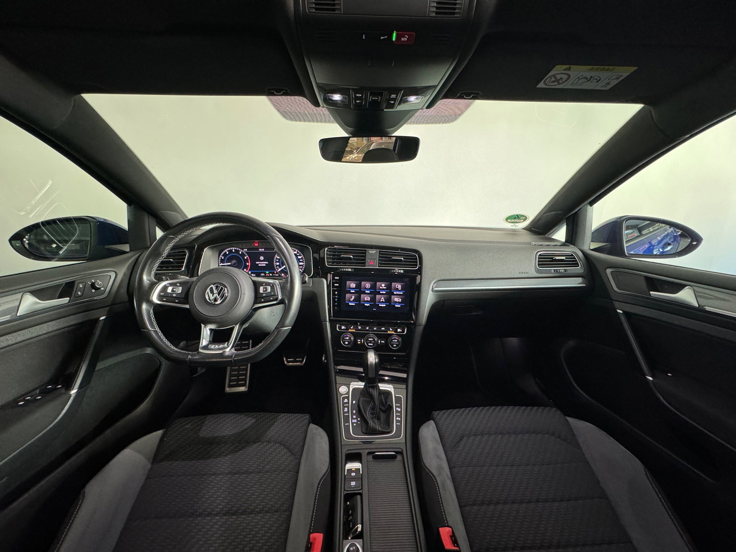 Volkswagen Golf 1.5 TSI Highline Business R Pano|Keyles|Sfeer