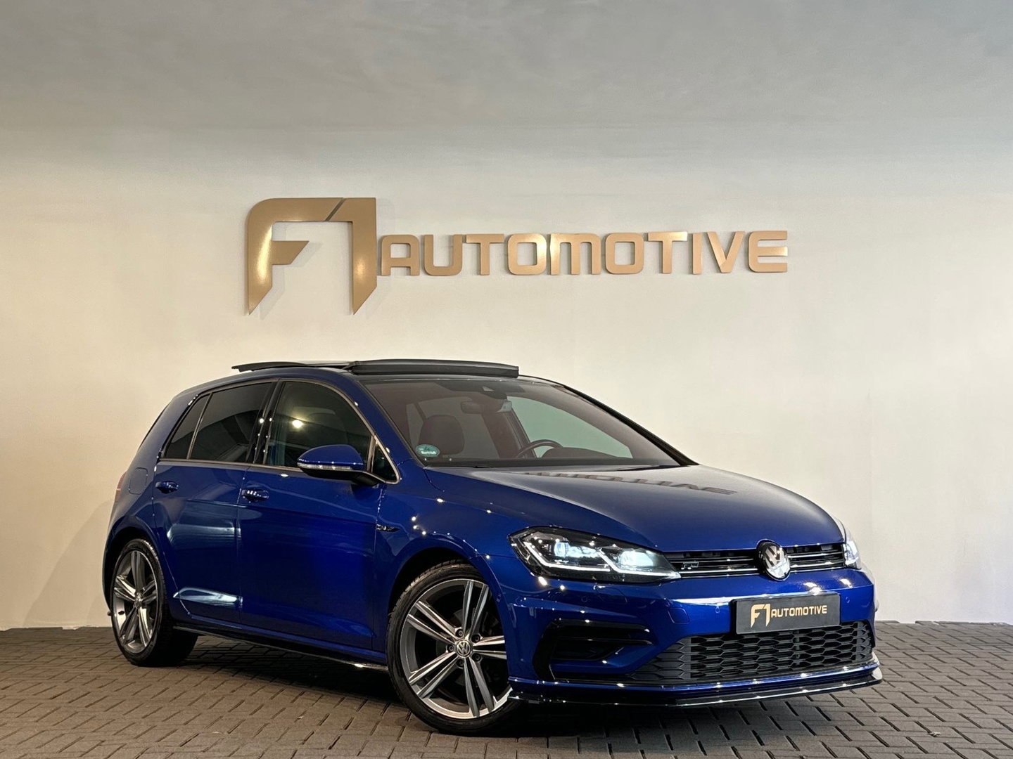 Volkswagen Golf 1.5 TSI Highline Business R Pano|Keyles|Sfeer