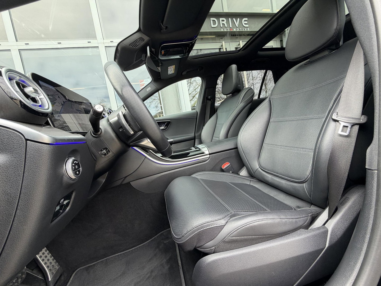 Mercedes-Benz C-Klasse Estate 300 e AMG Line Night|Pano|Leer|Stoelventilatie|Massage|ACC