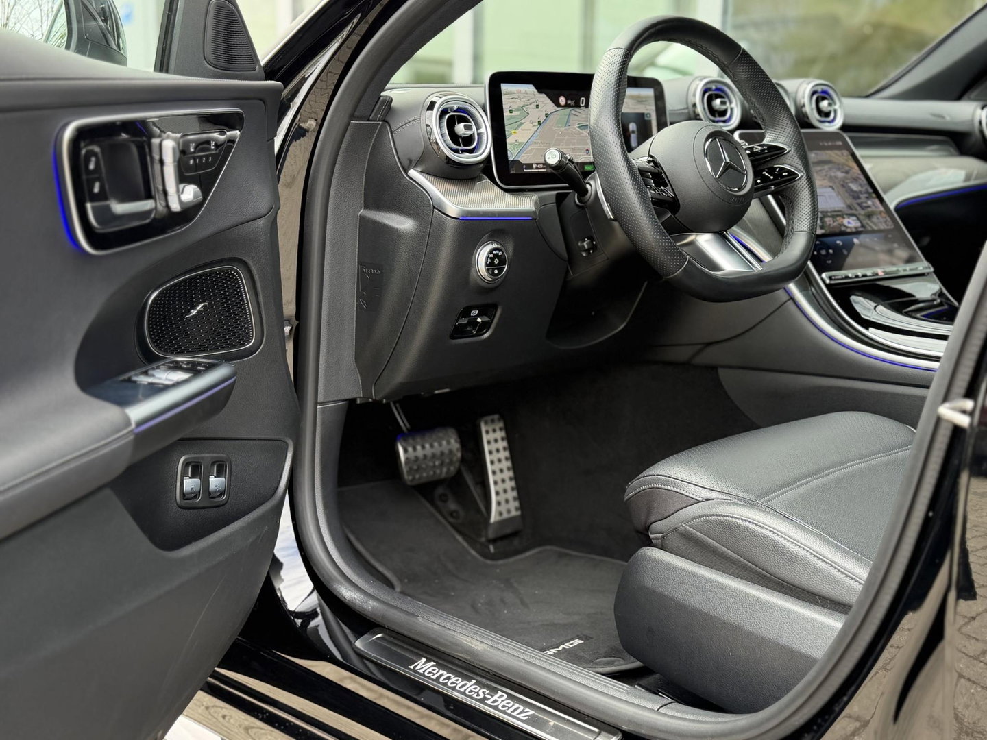 Mercedes-Benz C-Klasse Estate 300 e AMG Line Night|Pano|Leer|Stoelventilatie|Massage|ACC