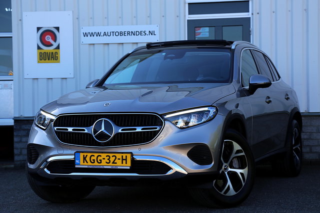 Mercedes-Benz GLC - 300e Plug in hybride 4MATIC*Perfect Onderh.*1ste Eig*Pano/Luchtvering/ACC/Half Leder/Stoelverw./Sfeerverl./Camera/LED/DAB/Parkeersens.V+A/18 inch LM*