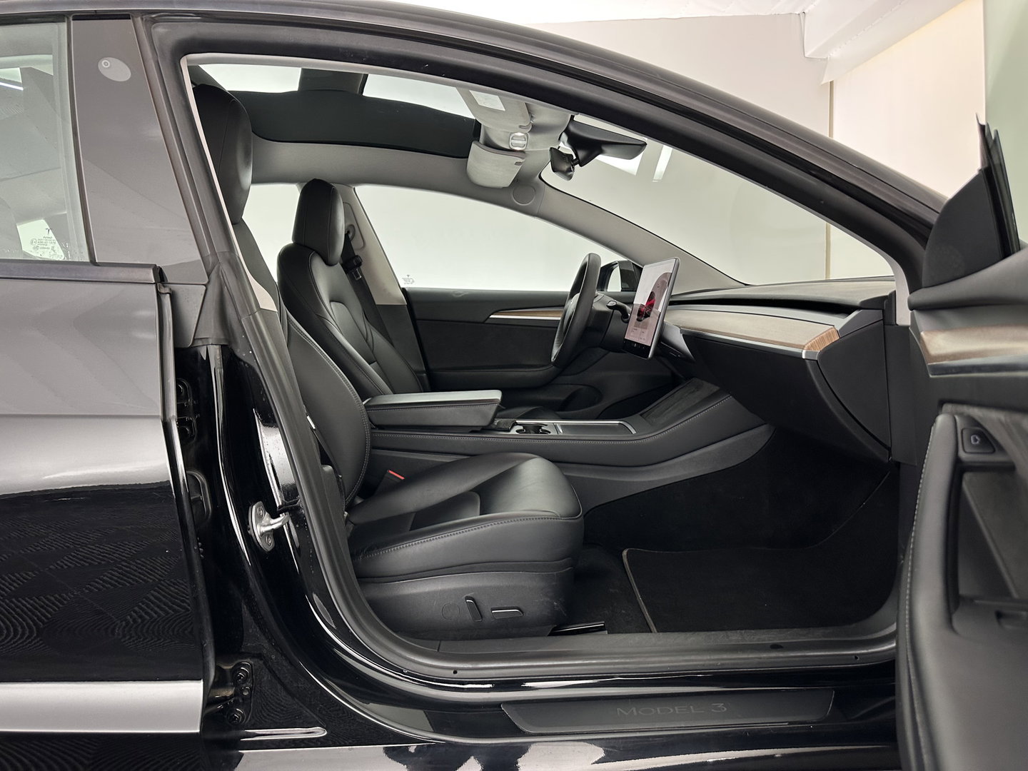 Tesla Model 3 Standard RWD Plus 60 kWh [ 3-Fase ] {SOH-87%} (INCL-BTW) Aut. *PANO | AUTOPILOT | LEATHER | KEYLESS | FULL-LED | MEMORY-PACK | TOPVIEW | DAB | CARPLAY | DIGI-COCKPIT | LANE-ASSIST | COMFORTSEATS | 19"ALU*