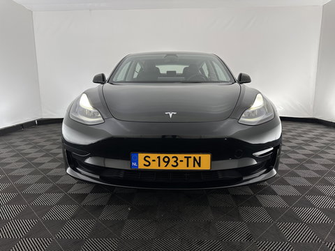 Tesla Model 3 Standard RWD Plus 60 kWh [ 3-Fase ] {SOH-87%} (INCL-BTW) Aut. *PANO | AUTOPILOT | LEATHER | KEYLESS | FULL-LED | MEMORY-PACK | TOPVIEW | DAB | CARPLAY | DIGI-COCKPIT | LANE-ASSIST | COMFORTSEATS | 19"ALU*