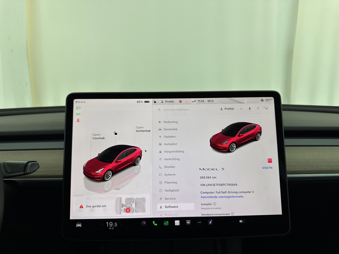Tesla Model 3 Standard RWD Plus 60 kWh [ 3-Fase ] {SOH-87%} (INCL-BTW) Aut. *PANO | AUTOPILOT | LEATHER | KEYLESS | FULL-LED | MEMORY-PACK | TOPVIEW | DAB | CARPLAY | DIGI-COCKPIT | LANE-ASSIST | COMFORTSEATS | 19"ALU*