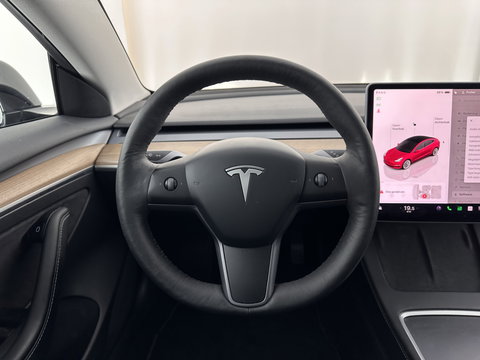Tesla Model 3 Standard RWD Plus 60 kWh [ 3-Fase ] {SOH-87%} (INCL-BTW) Aut. *PANO | AUTOPILOT | LEATHER | KEYLESS | FULL-LED | MEMORY-PACK | TOPVIEW | DAB | CARPLAY | DIGI-COCKPIT | LANE-ASSIST | COMFORTSEATS | 19"ALU*