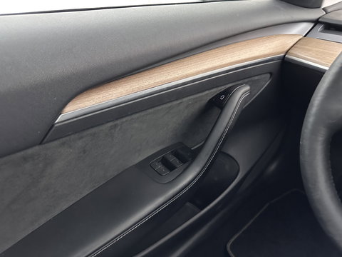 Tesla Model 3 Standard RWD Plus 60 kWh [ 3-Fase ] {SOH-87%} (INCL-BTW) Aut. *PANO | AUTOPILOT | LEATHER | KEYLESS | FULL-LED | MEMORY-PACK | TOPVIEW | DAB | CARPLAY | DIGI-COCKPIT | LANE-ASSIST | COMFORTSEATS | 19"ALU*