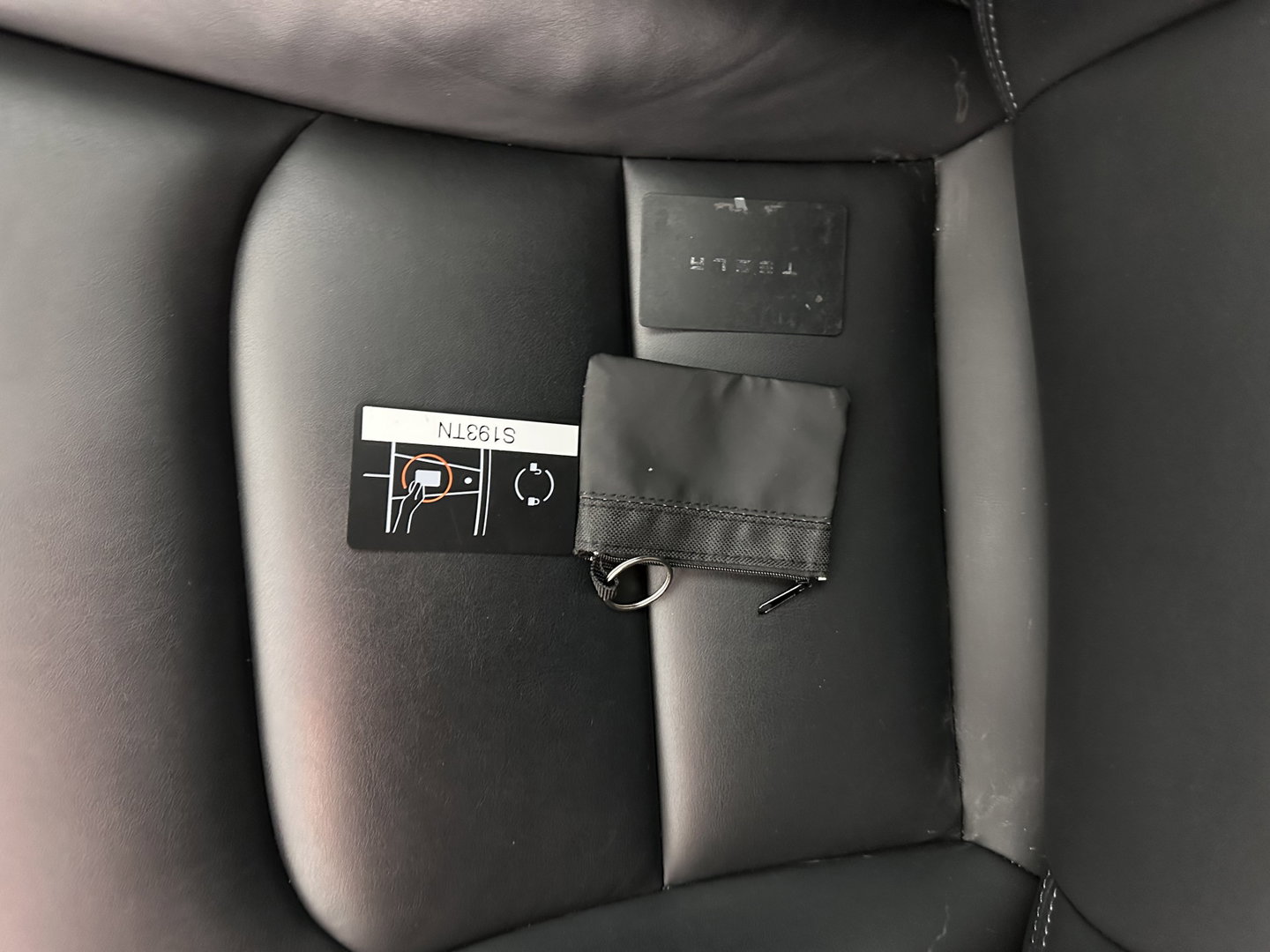 Tesla Model 3 Standard RWD Plus 60 kWh [ 3-Fase ] {SOH-87%} (INCL-BTW) Aut. *PANO | AUTOPILOT | LEATHER | KEYLESS | FULL-LED | MEMORY-PACK | TOPVIEW | DAB | CARPLAY | DIGI-COCKPIT | LANE-ASSIST | COMFORTSEATS | 19"ALU*