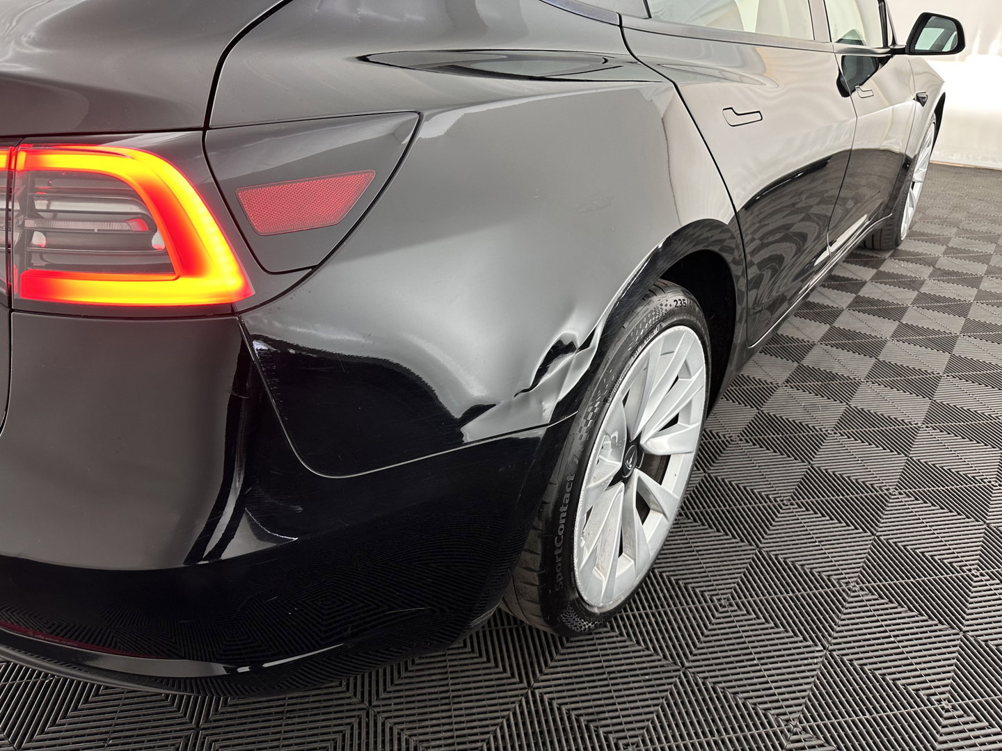 Tesla Model 3 Standard RWD Plus 60 kWh [ 3-Fase ] {SOH-87%} (INCL-BTW) Aut. *PANO | AUTOPILOT | LEATHER | KEYLESS | FULL-LED | MEMORY-PACK | TOPVIEW | DAB | CARPLAY | DIGI-COCKPIT | LANE-ASSIST | COMFORTSEATS | 19"ALU*