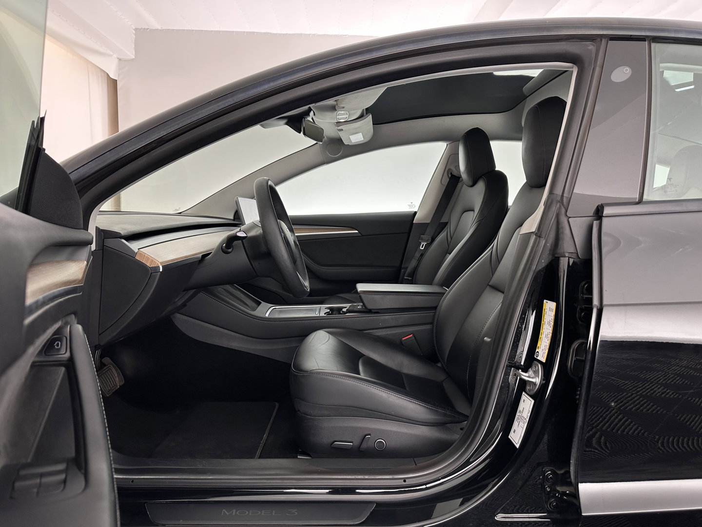 Tesla Model 3 Standard RWD Plus 60 kWh [ 3-Fase ] {SOH-87%} (INCL-BTW) Aut. *PANO | AUTOPILOT | LEATHER | KEYLESS | FULL-LED | MEMORY-PACK | TOPVIEW | DAB | CARPLAY | DIGI-COCKPIT | LANE-ASSIST | COMFORTSEATS | 19"ALU*