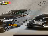 Volvo V60 - 2.0 B3 Momentum Sport 177Pk Automaat (APPLE CARPLAY, GROOT NAVI, PARKEERSENSOREN, GETINT GLAS, SPORTSTOELEN, DAKRAILS ZWART, LED KOPLAMPEN, NIEUWE APK, NIEUWSTAAT)