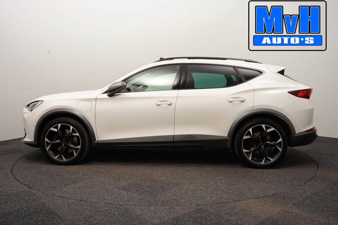 CUPRA Formentor 1.4 e-Hybrid VZ Performance|PANO|KUIPSTOEL|LUXE!